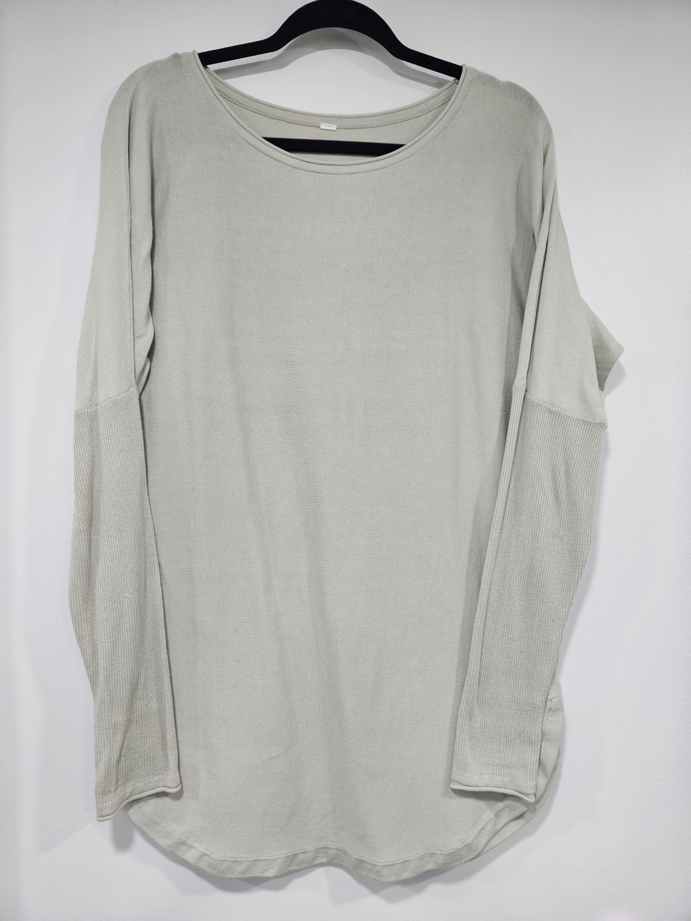 Ladies LULULEMON Long Sleeve Crewneck Sweater Light Khaki Green XL.
